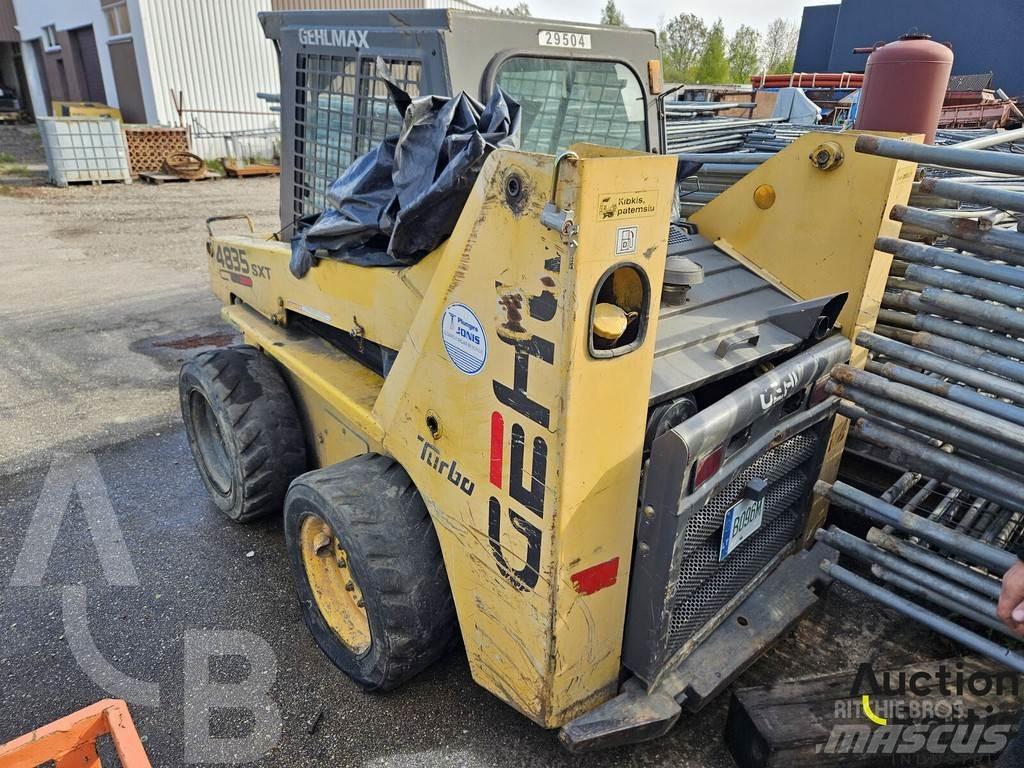 Gehl 4835 SXT لوادر انزلاقية التوجيه