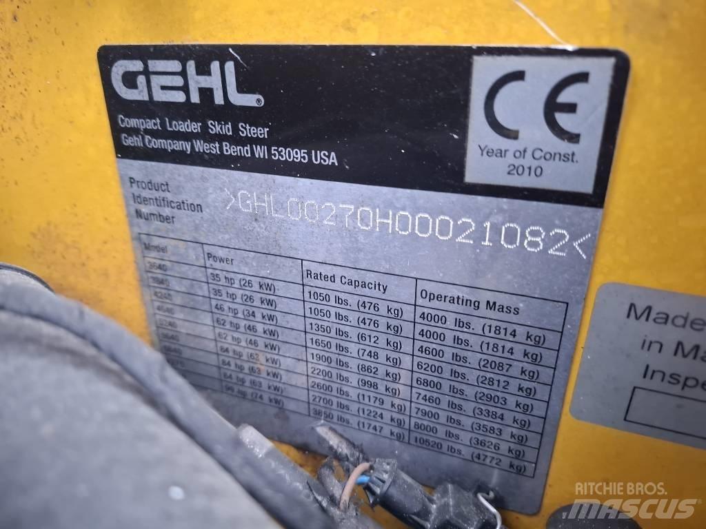 Gehl V 270 لوادر انزلاقية التوجيه