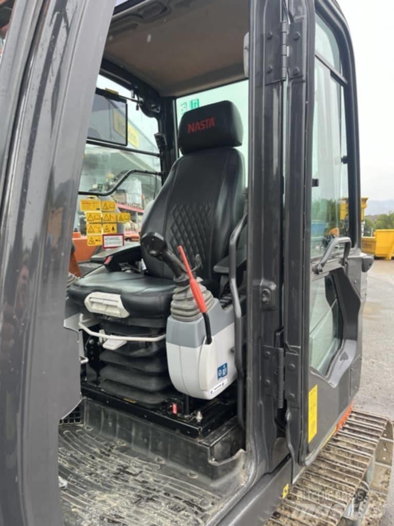 Hitachi ZX 85 US-6 حفارات وسط 7 طن - 12 طن