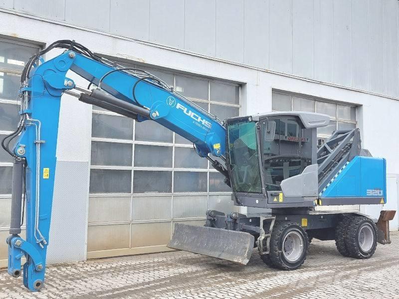 Fuchs MHL 320 F مناولات المخلفات / مناولات صناعية