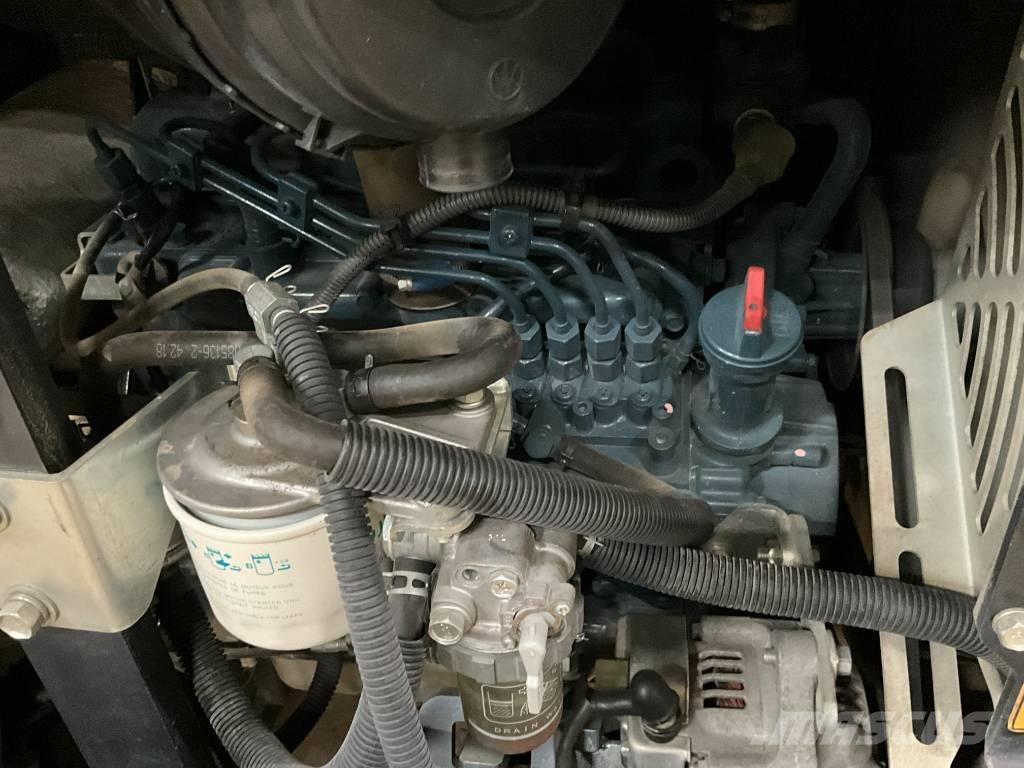 Kubota KX 027-4 HI حفارات صغيرة أقل من 7 طن (حفارات صغيرة)