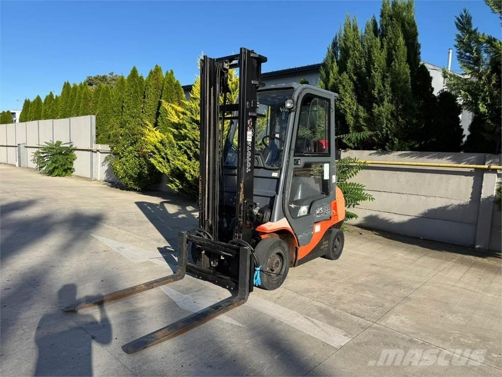 Toyota 7FGF25 شاحنات LPG
