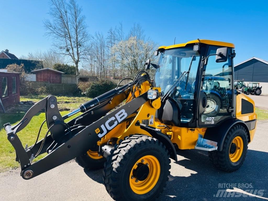 JCB 407 لوادر متعددة الأغراض