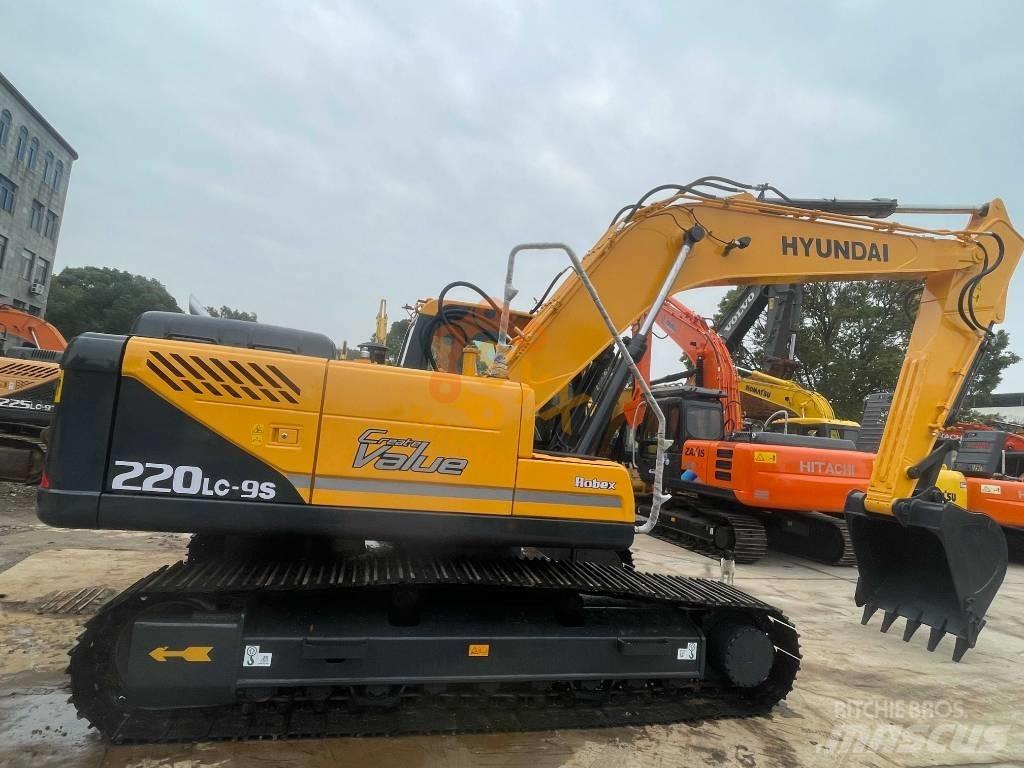 Hyundai Robex 225 حفارات زحافة