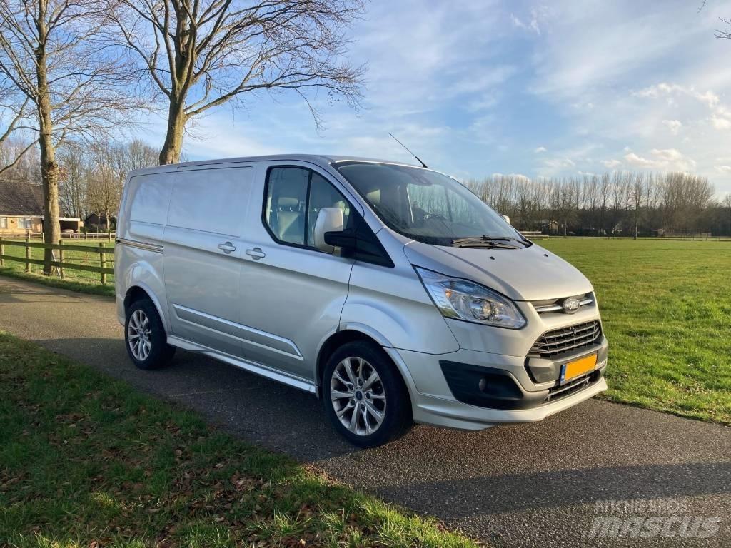 Ford Transit شاحنة مقفلة