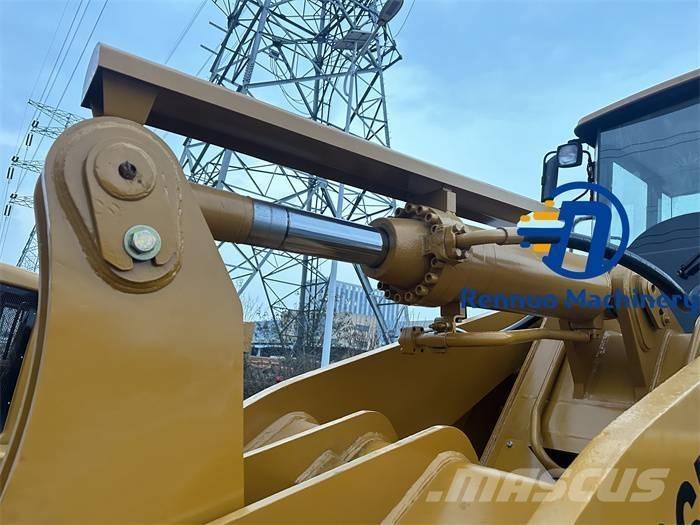 CAT 966H لوادر بعجل
