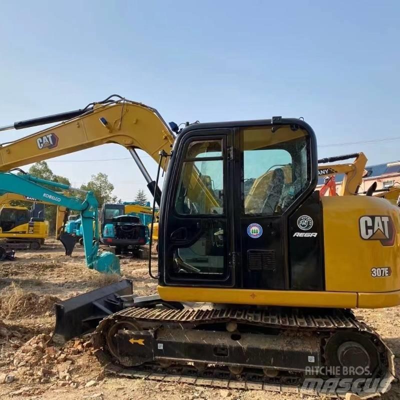 CAT 307 حفارات زحافة