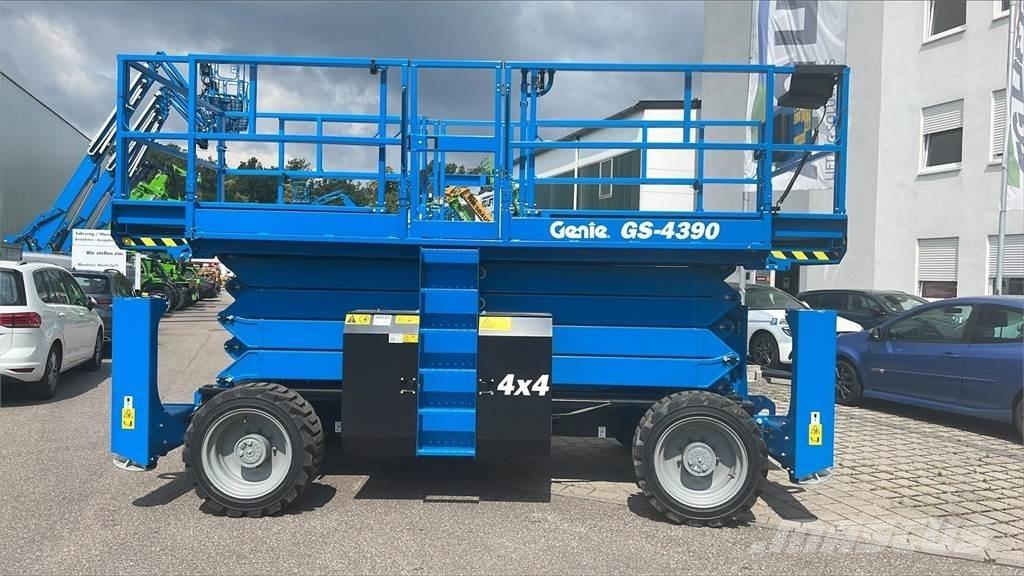 Genie GS-4390RT رافعات مقصية الشكل