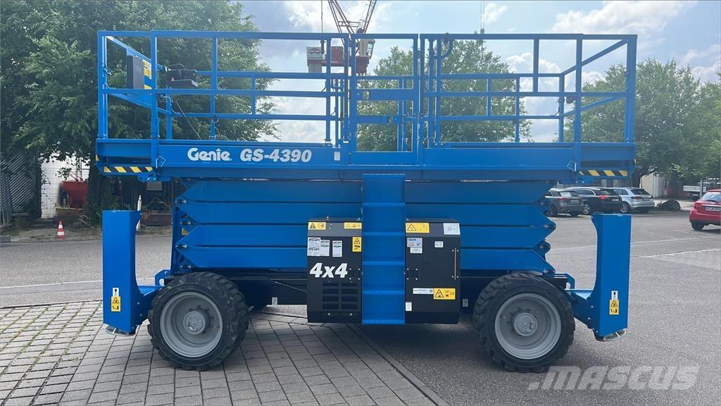 Genie GS-4390RT رافعات مقصية الشكل