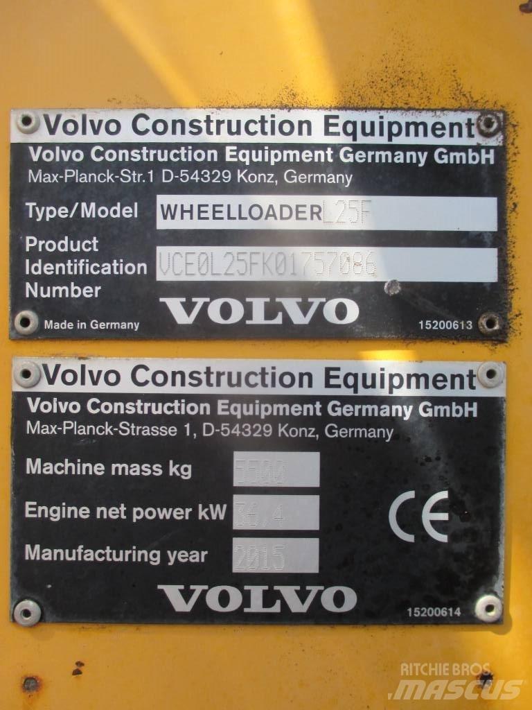Volvo L 25 F لوادر بعجل