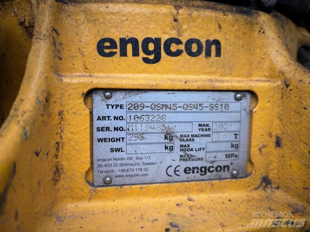 Takeuchi TB 295 W حفارات بعجل