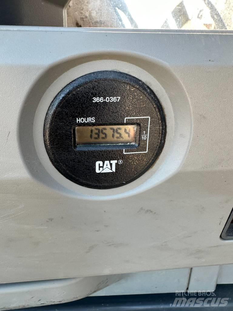 CAT 336 EL H حفارات زحافة