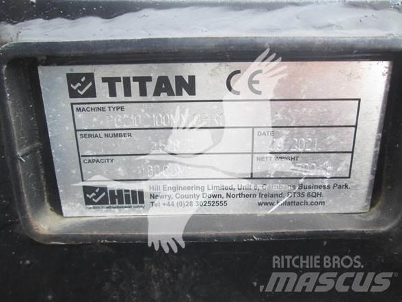 Titan CAT 320 دلاء