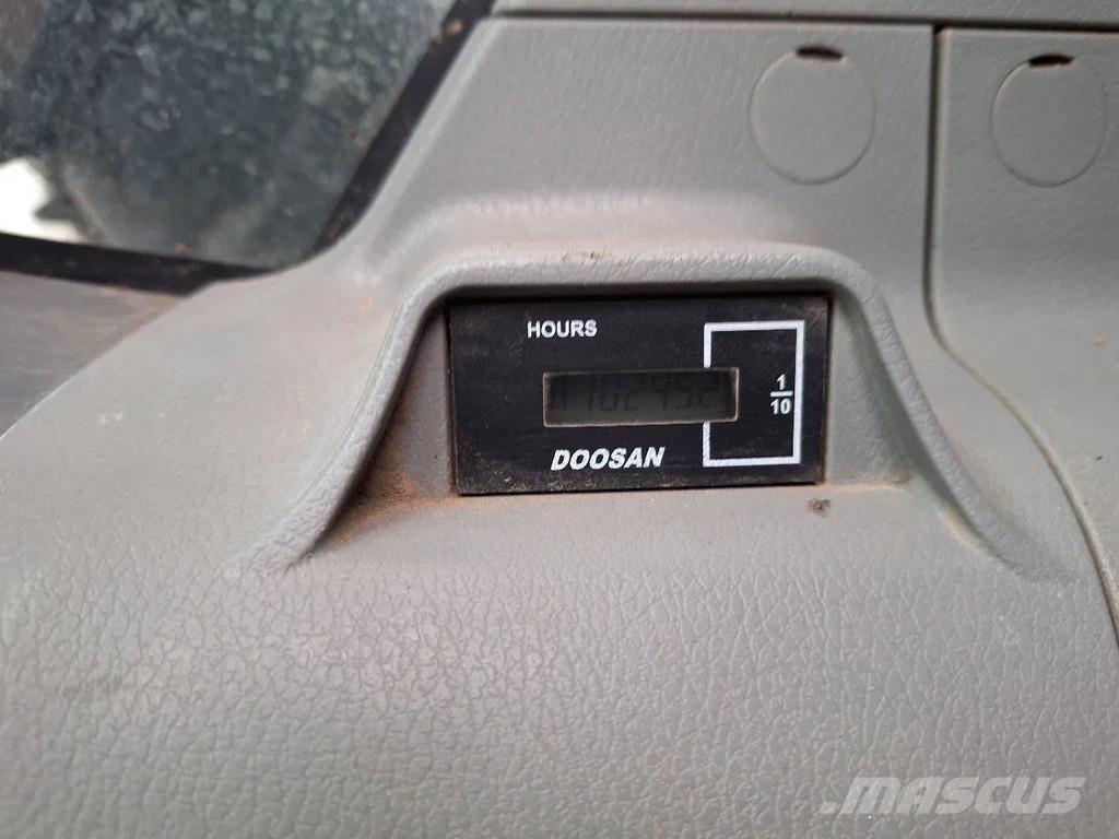 Doosan DX235NLC-5 حفارات زحافة