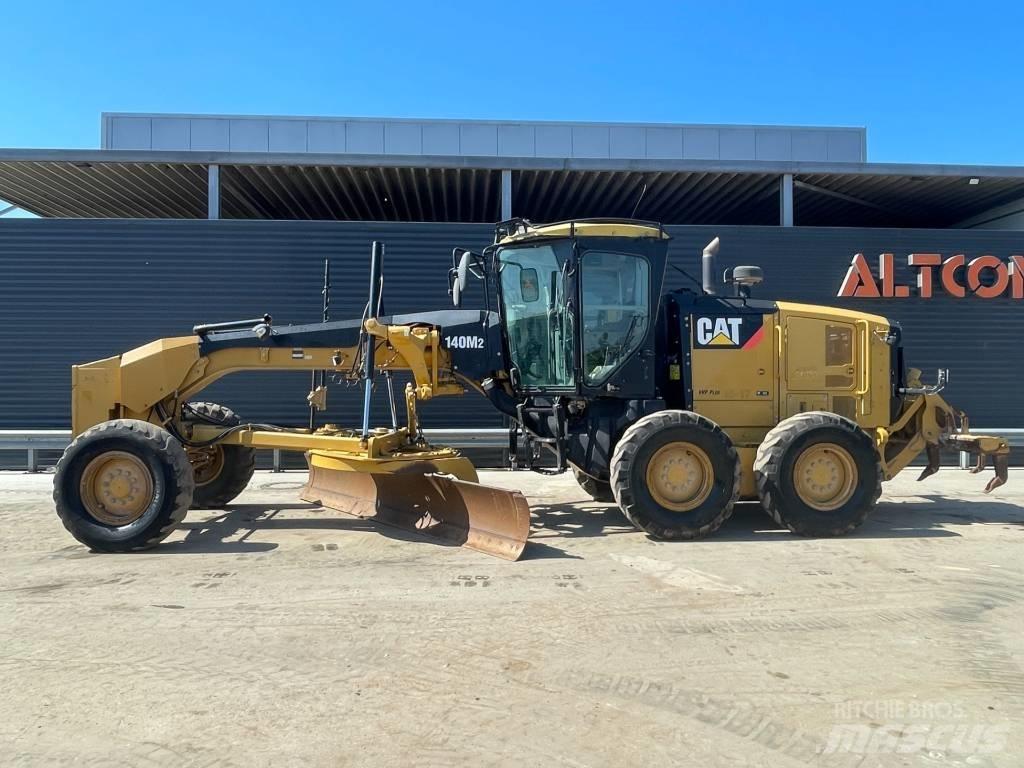 CAT 140 M2 معدات تمهيد الطرق