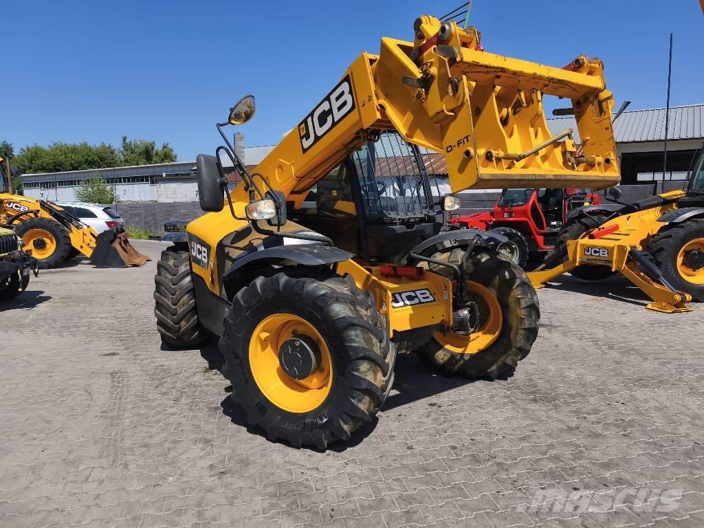 JCB 541-70 مناولات متداخلة