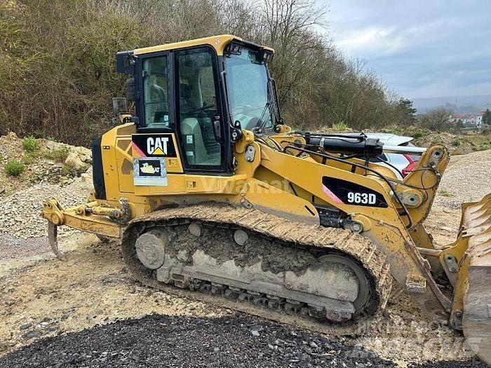 CAT 963D لوادر بعجل