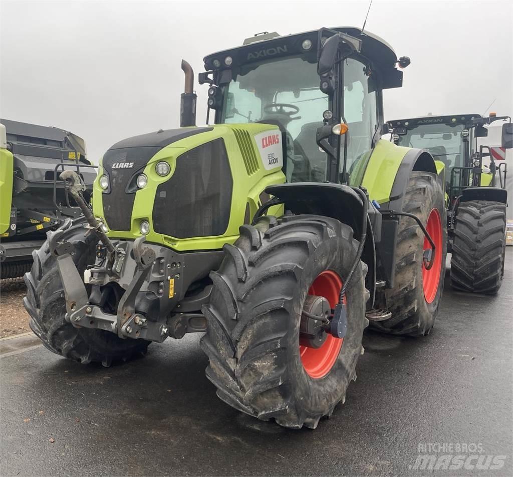 CLAAS AXION 830 الجرارات