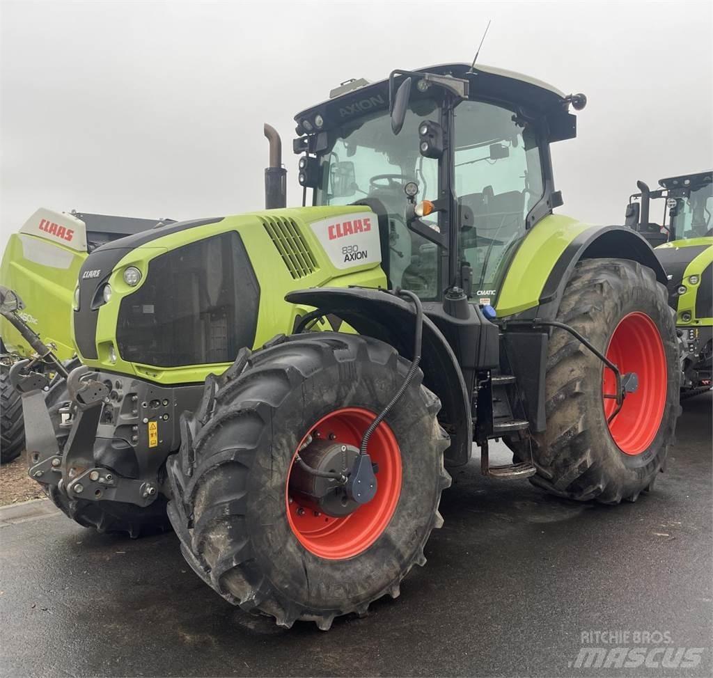 CLAAS AXION 830 الجرارات