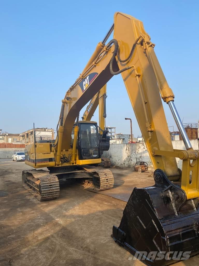 CAT 320 B حفارات زحافة