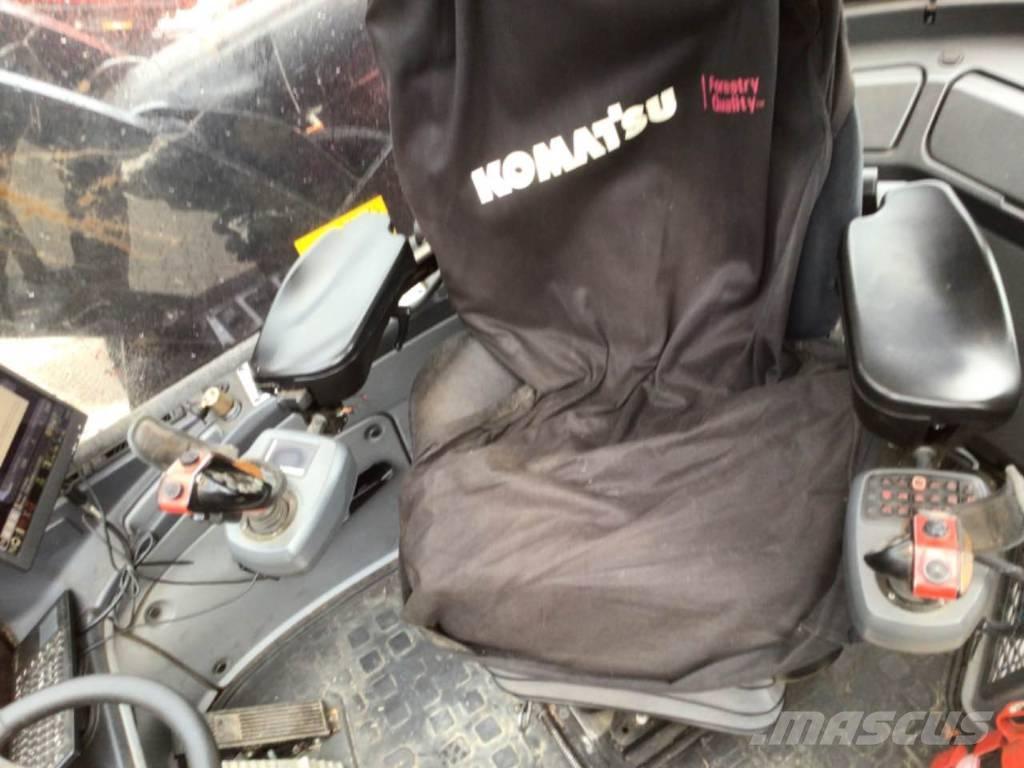 Komatsu 951 حصادات