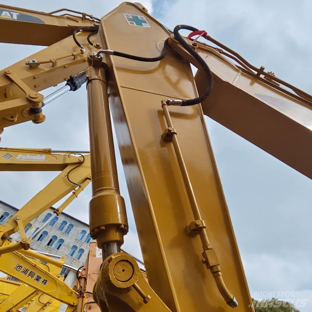 CAT 325 B L حفارات زحافة