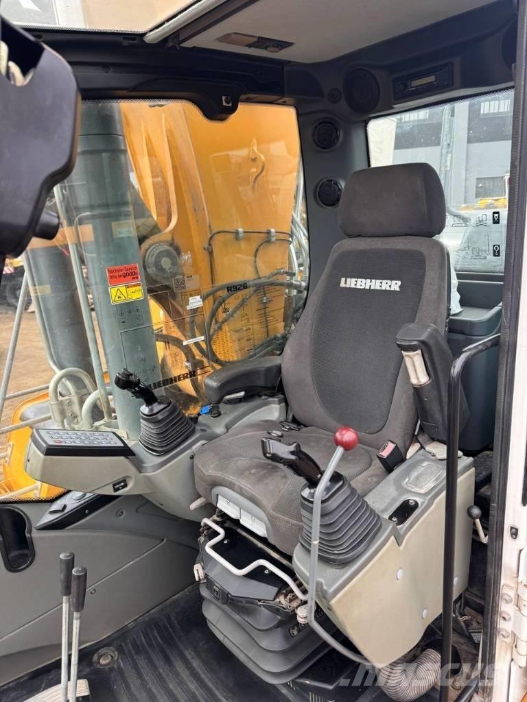 Liebherr R 926 حفارات زحافة