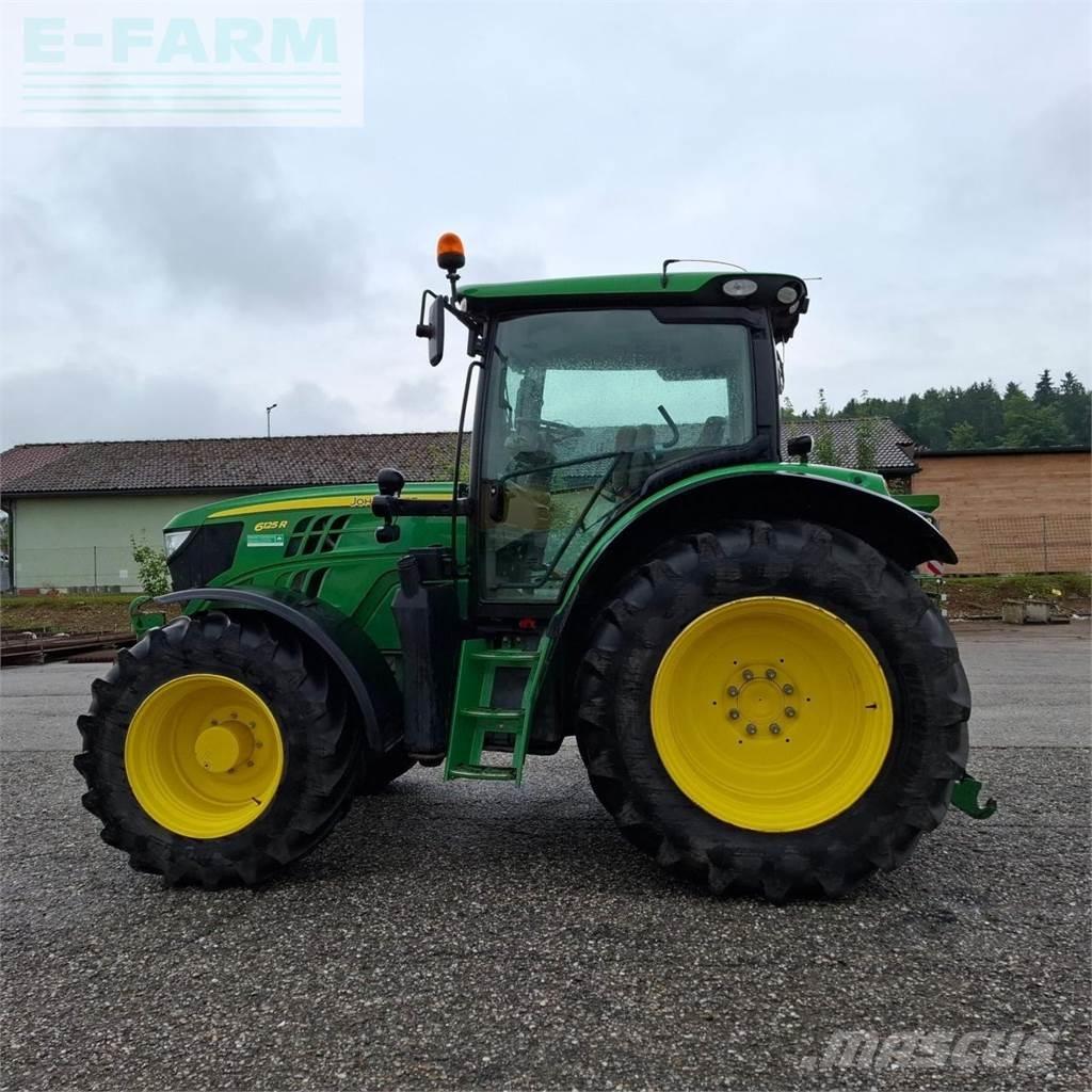 John Deere 6125 R الجرارات