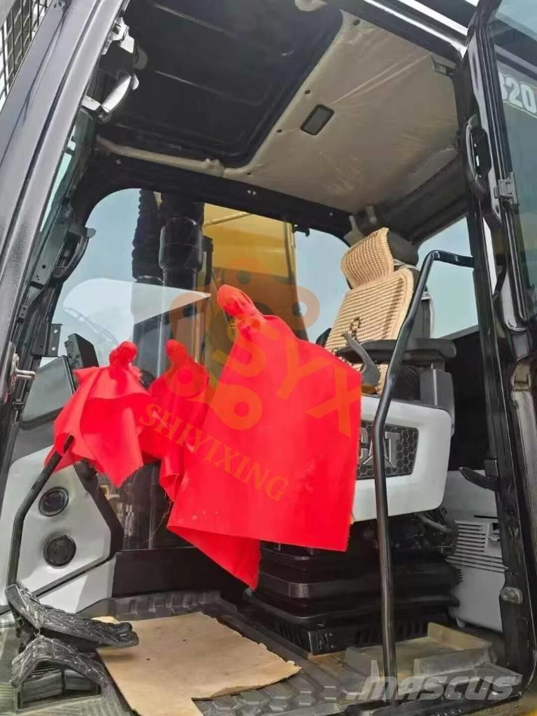 CAT 320NG حفارات زحافة