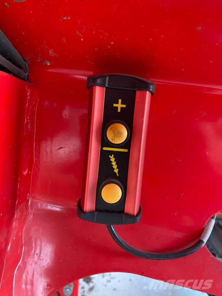 Väderstad FH 2200 معدات فرد المواد المعدنية