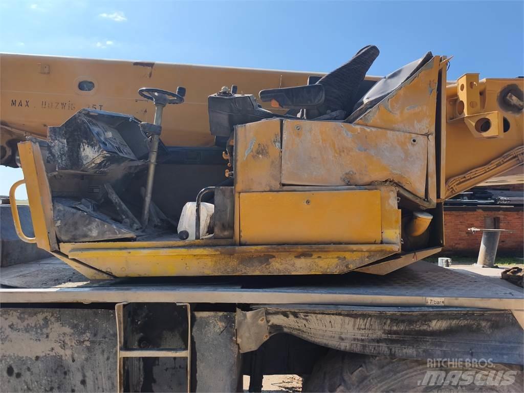 Liebherr LTM 1025 شاحنات بمقصورة وهيكل
