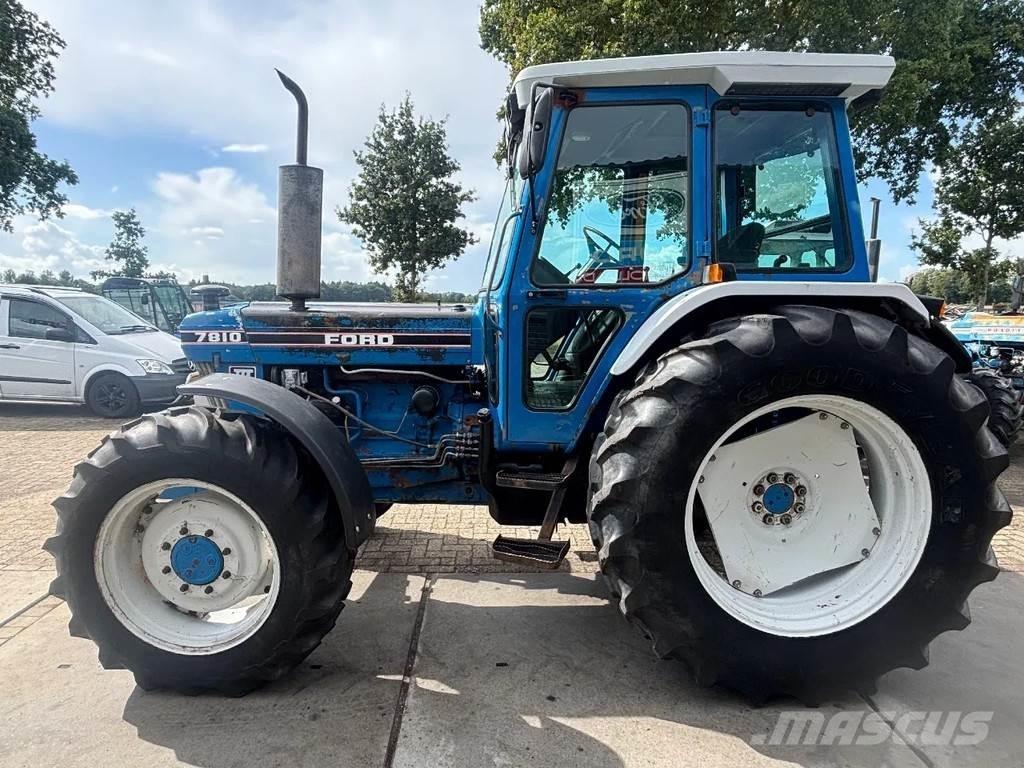 Ford 7810 الجرارات