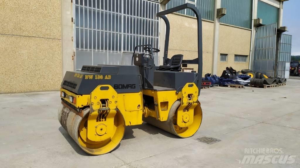 Bomag BW 138 AD مداحل ثنائية الاسطوانة