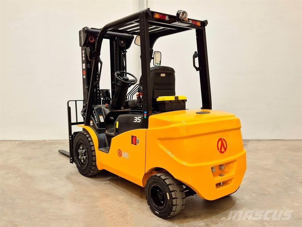  MB Forklift EFL353 شاحنات ذات رافعات شوكية تعمل بالكهرباء
