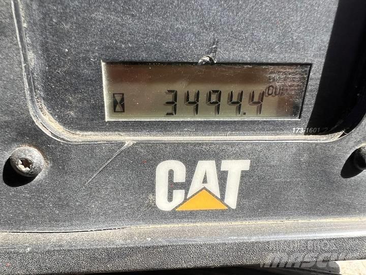 CAT D 6 R LGP II بلدوزرات مجنزرة
