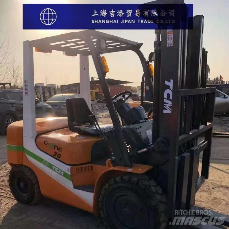 TCM FD 30 شاحنات الديزل