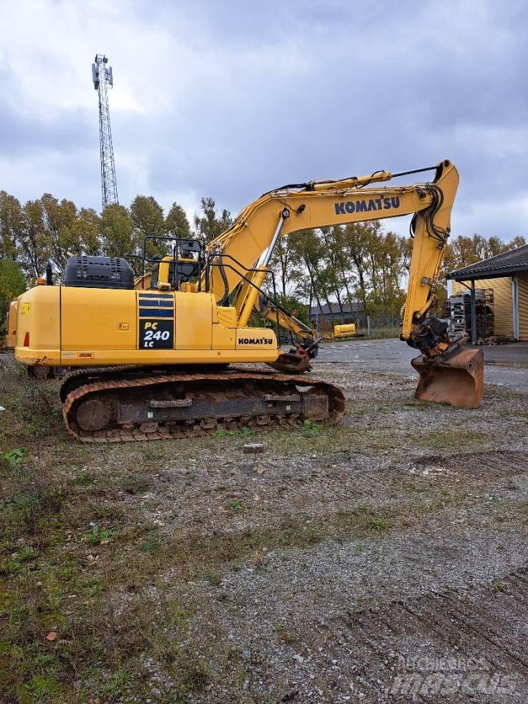 Komatsu PC 240 LC-11 حفارات زحافة
