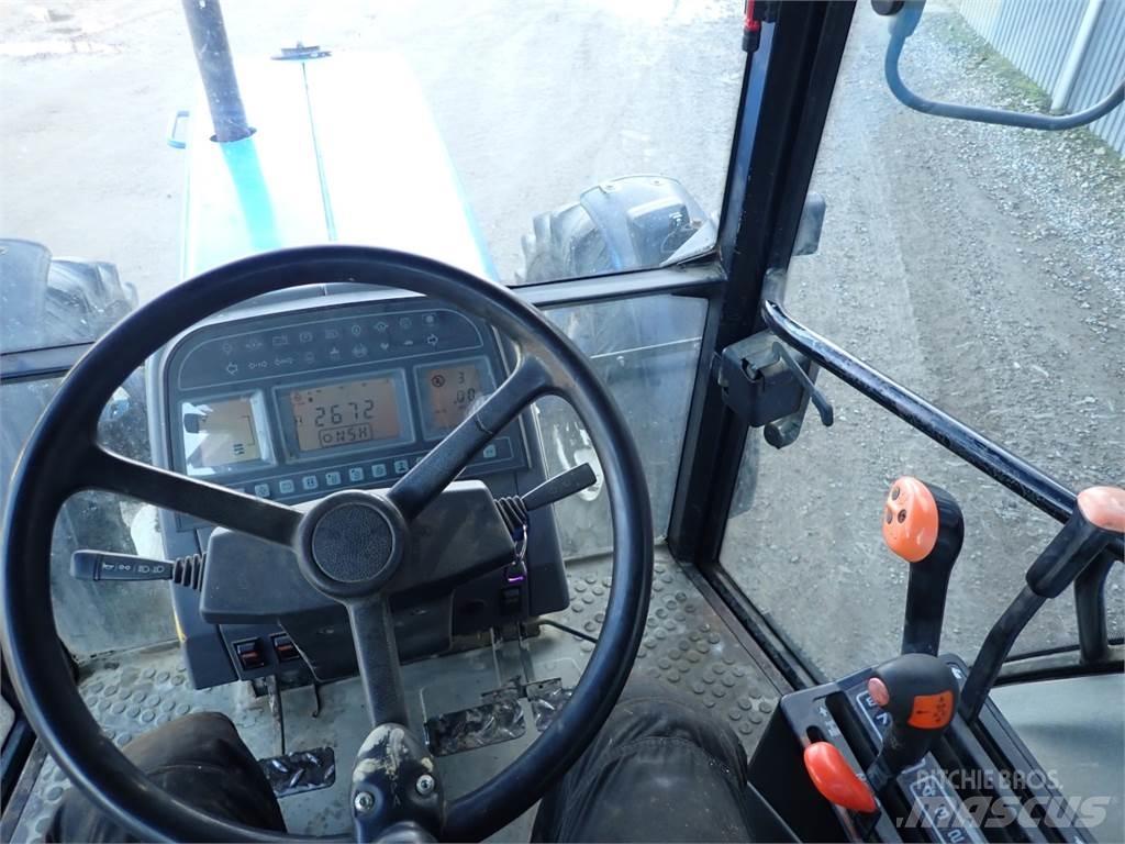 New Holland 7840 الجرارات