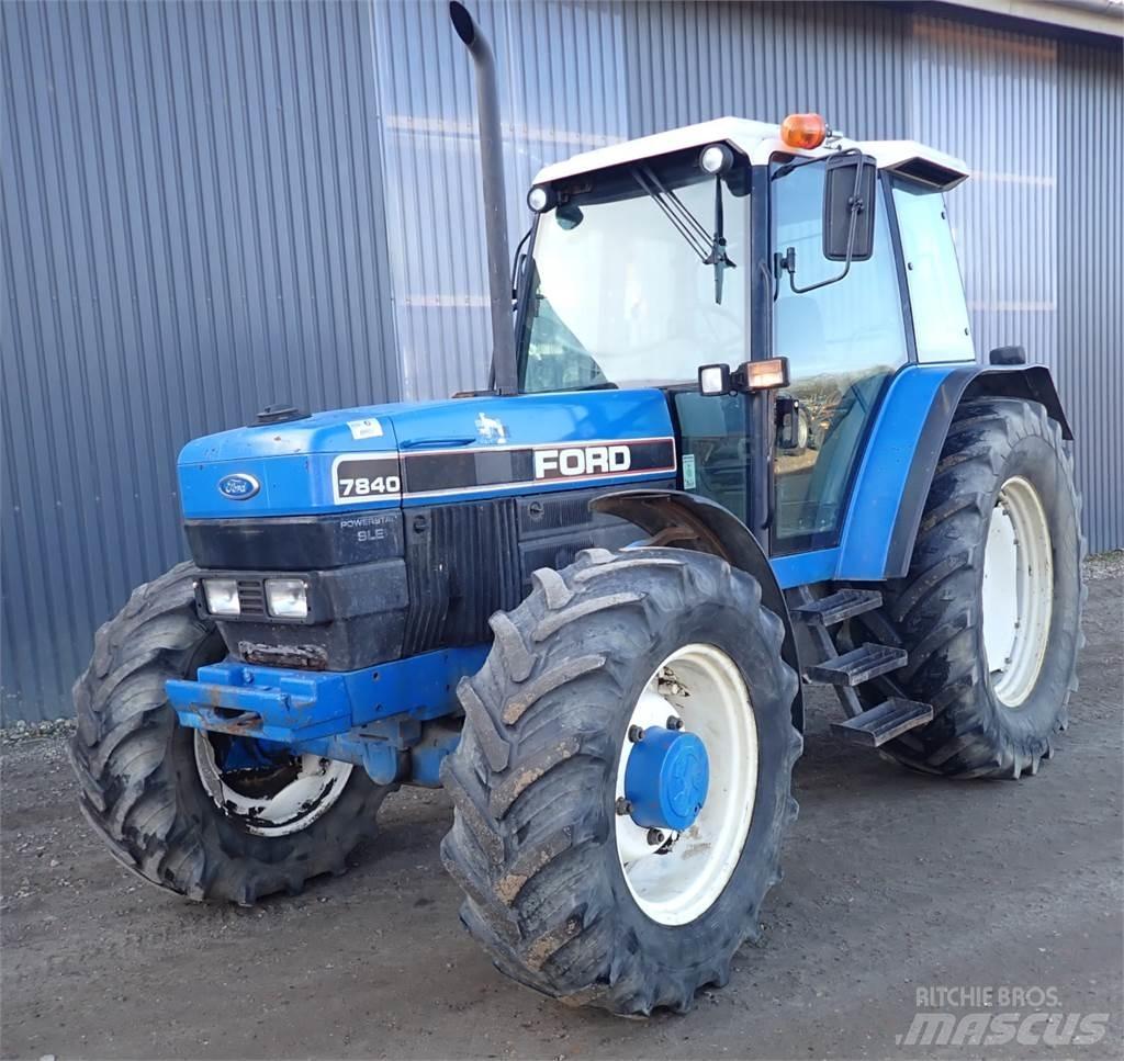 New Holland 7840 الجرارات