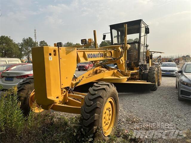 Komatsu GD655 معدات تمهيد الطرق