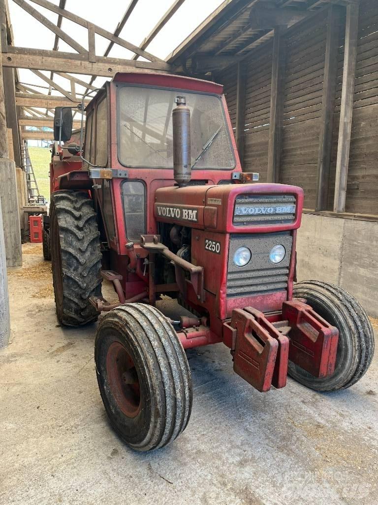 Volvo BM 2250 الجرارات