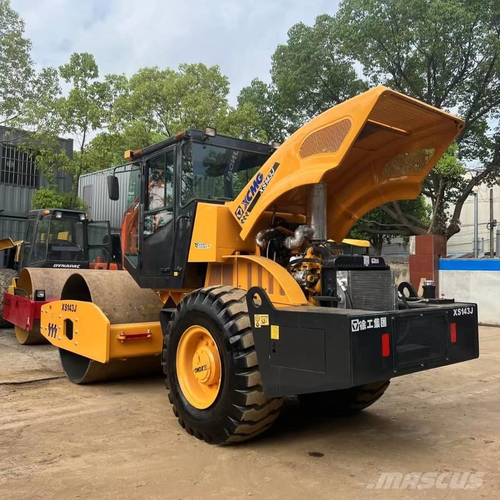 XCMG XS143J مداحل أحادية الأسطوانة