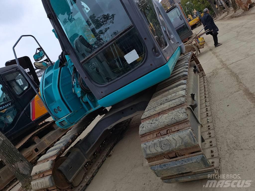 Kobelco SK 135 SR حفارات زحافة