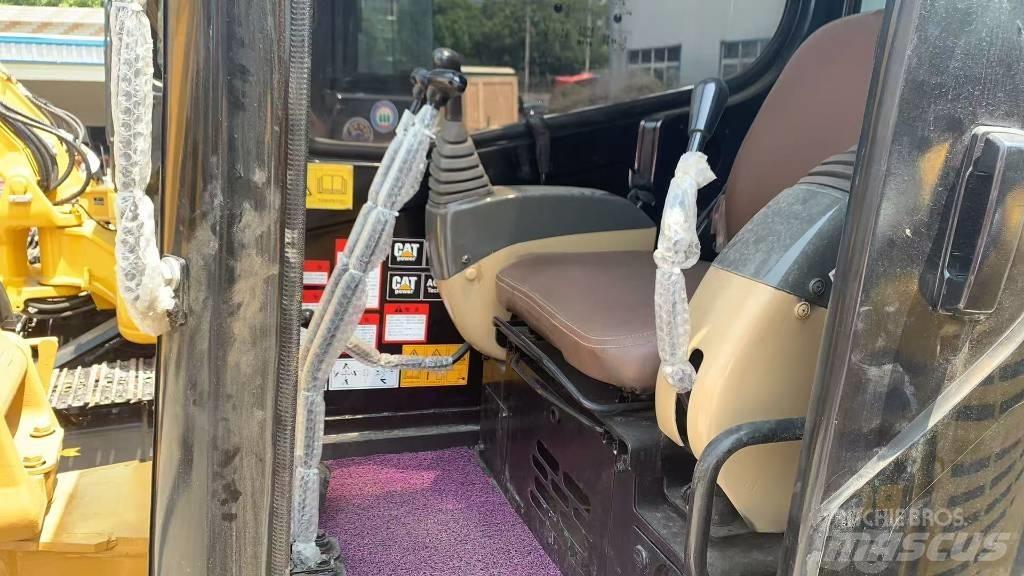 CAT 304 حفارات زحافة
