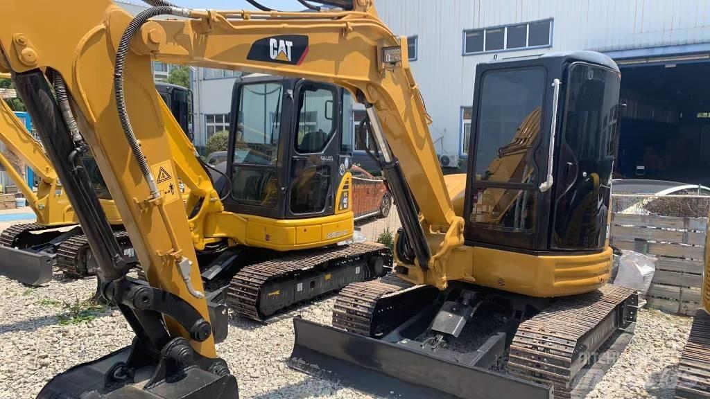 CAT 304 حفارات زحافة