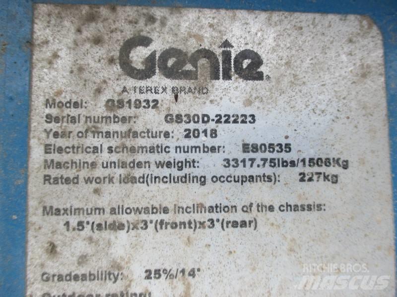 Genie GS 1932 رافعات مقصية الشكل