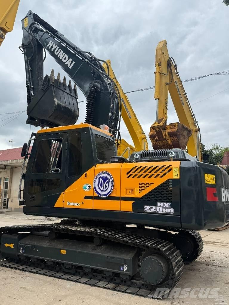 Hyundai HX220HD حفارات زحافة