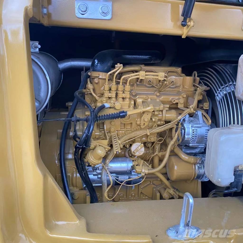 CAT 307 حفارات زحافة