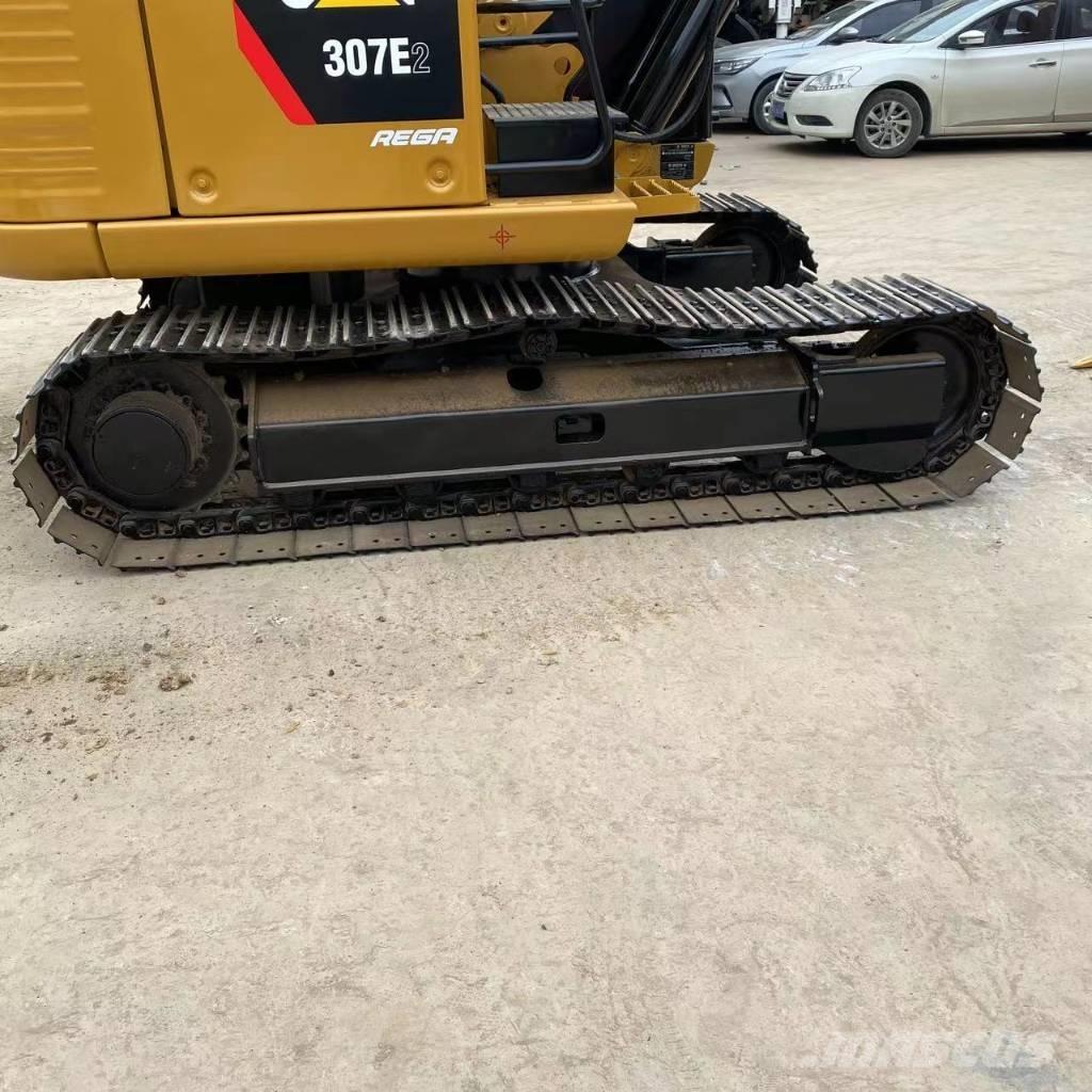 CAT 307 حفارات زحافة