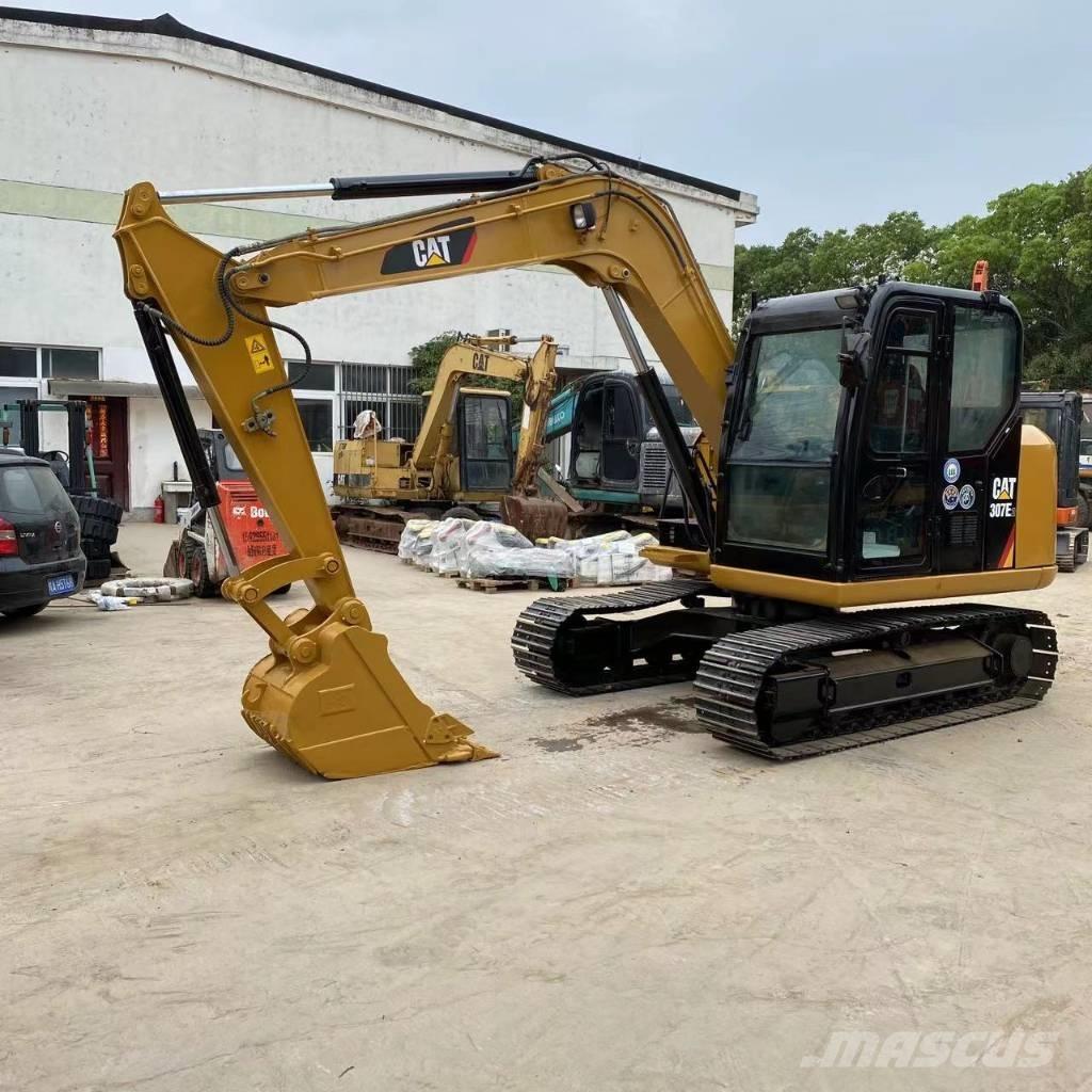 CAT 307 حفارات زحافة